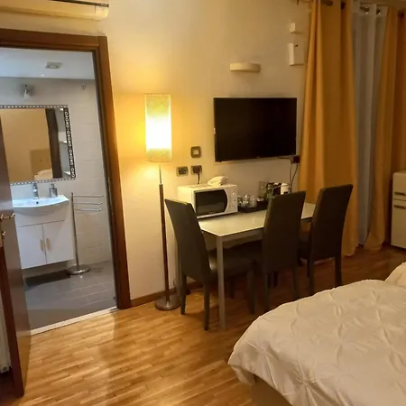 Stefano House Fontana Di Trevi Apartmán *