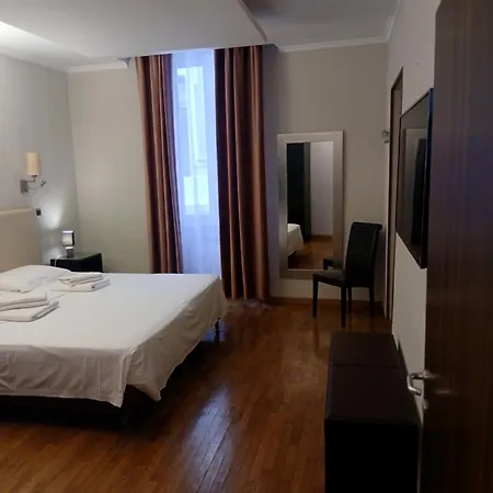 Stefano House Fontana Di Trevi * Róma